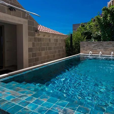 Dommy Gabby فيلة *