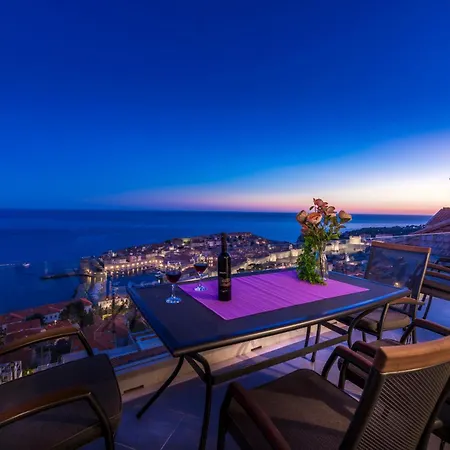 فيلة Dommy Gabby